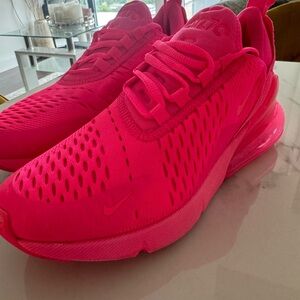 NEON PINK NIKE AIR LIKE NEW SIZE 6